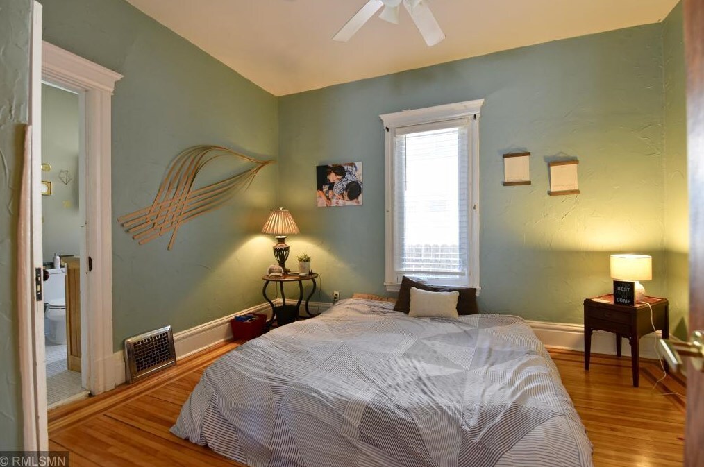 Building Photo - 3236 18th Ave S