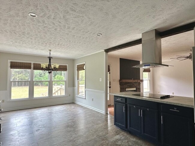 Building Photo - 6604 Kodiak Dr