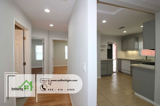 Building Photo - 1366 Magnolia Ave