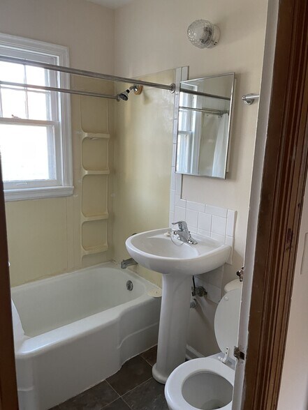 Bathroom - 2522 Hancock St