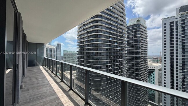 Building Photo - 801 S Miami Ave