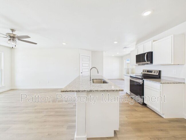 Building Photo - 2801 Ranch House Rd