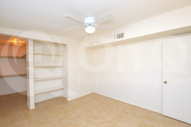 Building Photo - 26 E Ivy St
