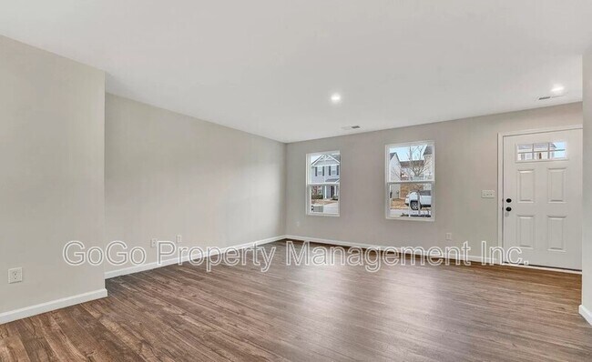 Building Photo - 8 Torrington Dr