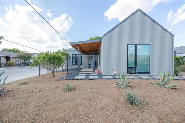 Building Photo - 1021 Nomas St