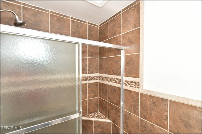 Building Photo - 4749 Tropicana Ave