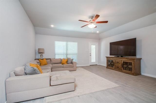 Building Photo - 2911 Teak Dr