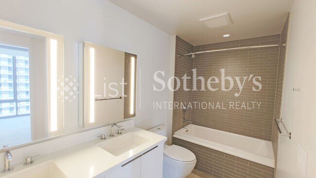 Building Photo - Ae'o #1909  |  Honolulu, HI