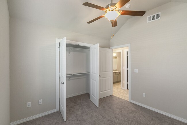 Building Photo - 1230 Gardenia St