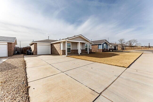 Building Photo - Beautiful 3 Bedroom 2 Bath Home in Frenship ISD!