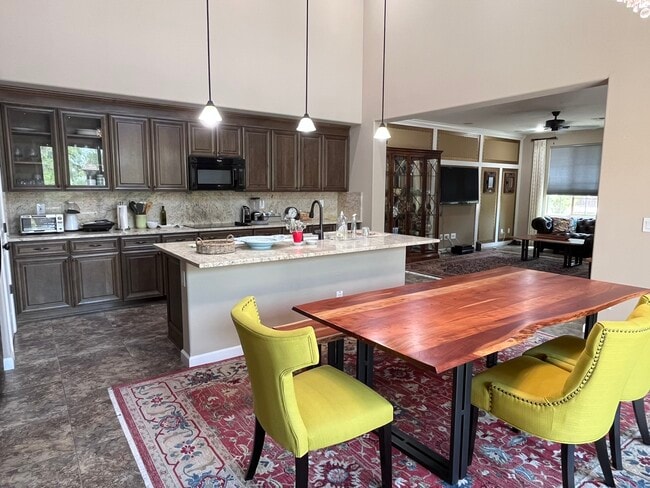 Building Photo - 18510 N 94th St