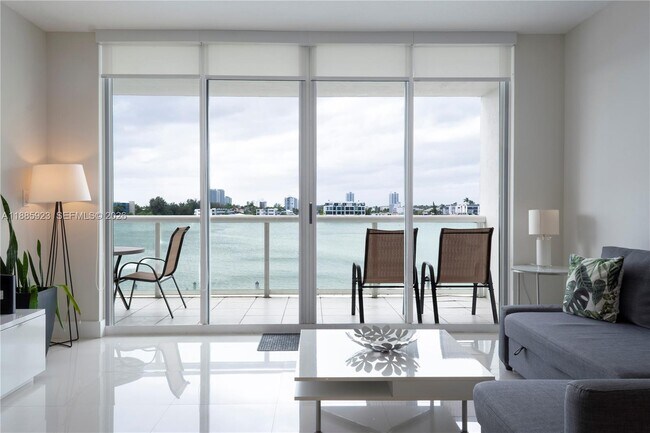 Building Photo - 17050 N Bay Rd