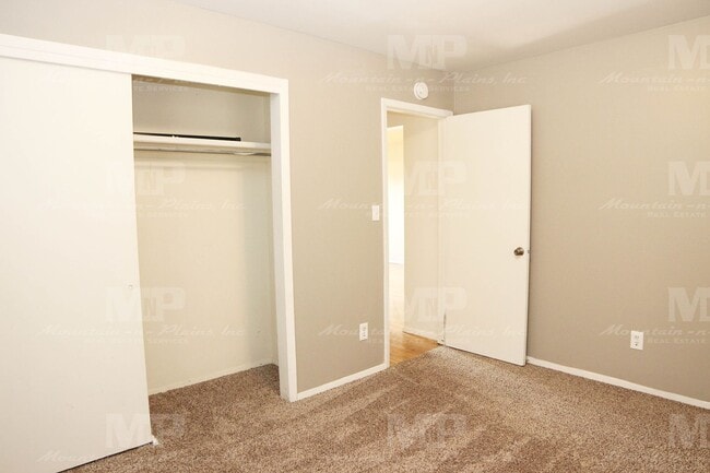 Building Photo - 2909 Sumac St