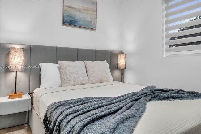 Building Photo - 3728 NW 19th Ave