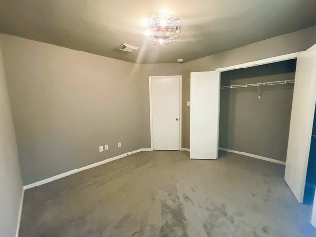 Building Photo - 1410 Danby Heath Ln