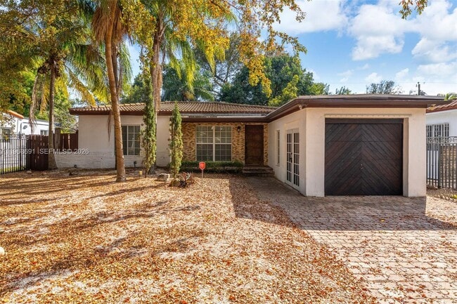 Building Photo - 4220 SW 13th St