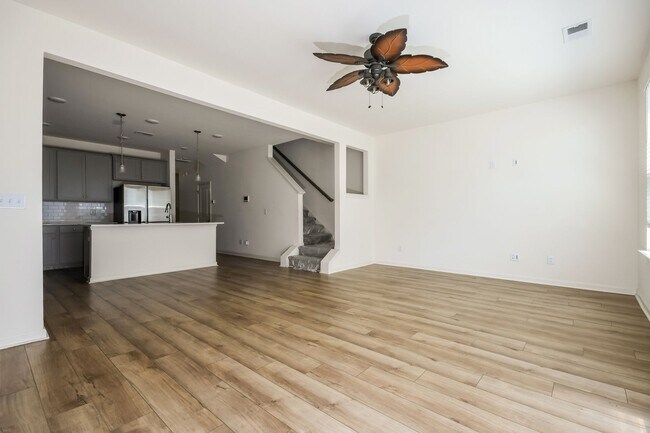 Building Photo - 438 Trotters Ln