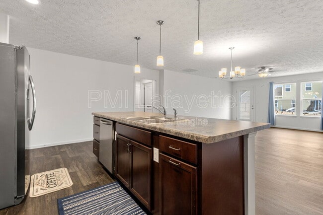 Building Photo - 4803 Dobson Dr