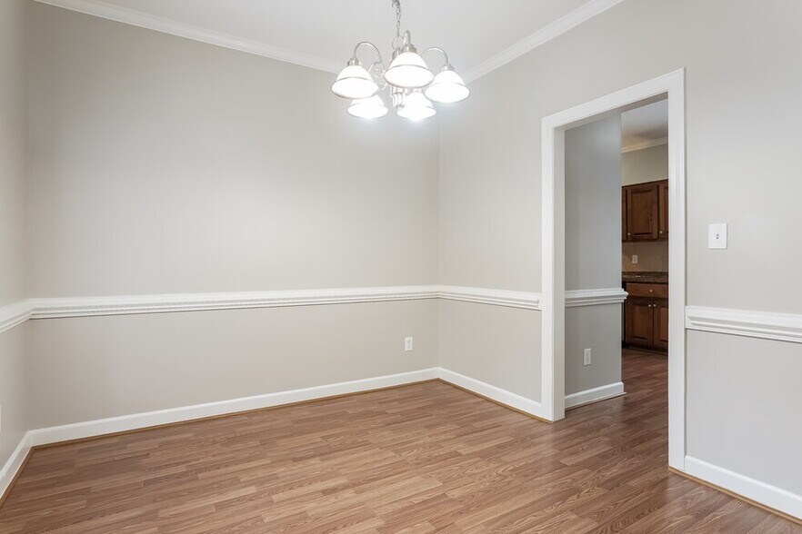 Building Photo - 212 Sleepy Creek Dr