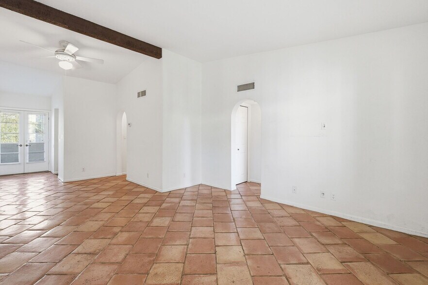 Building Photo - 1449 E Highland Ave