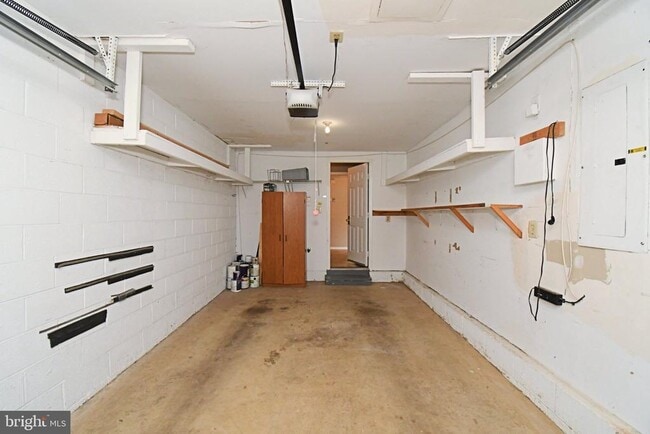 Building Photo - 6 Kanon Ct