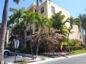 Building Photo - 1341 SE 3rd Ave