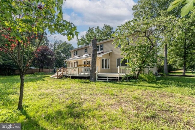 Building Photo - 1800 Lark Ln