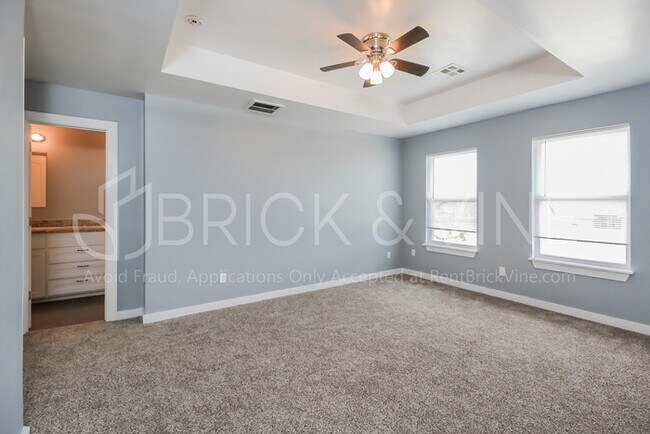 Building Photo - 1405 SW 20th St