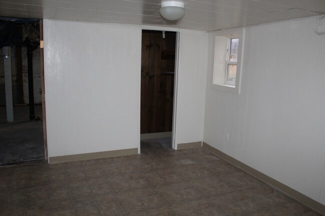 Building Photo - 1835 Melrose St