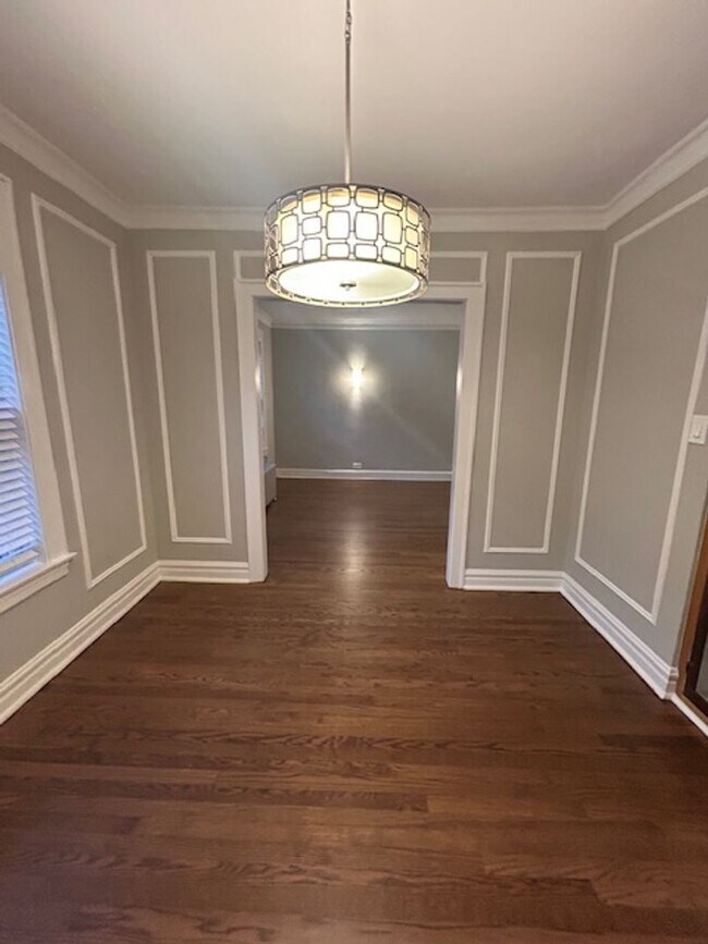 Building Photo - Edgewater Studio with Heat and Cooking Gas...