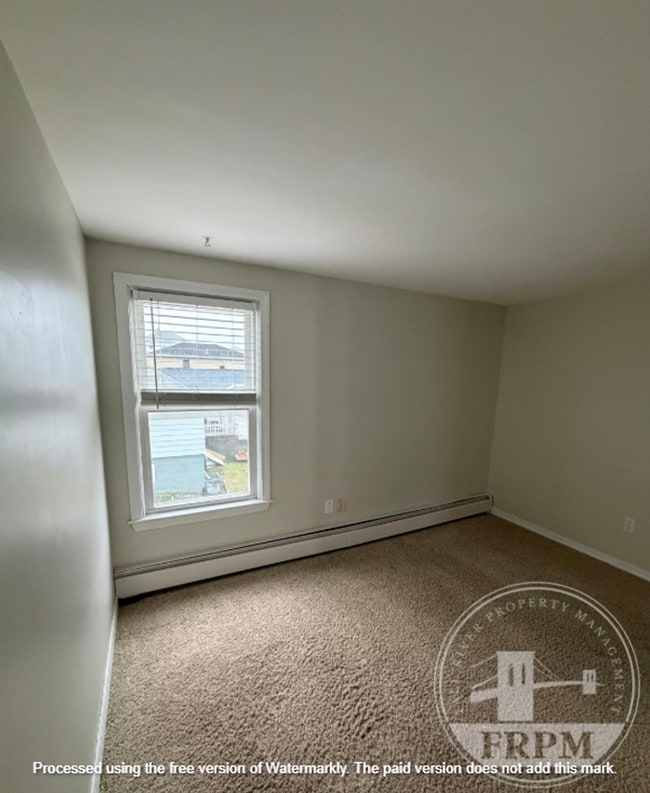 Building Photo - 64 Walnut St