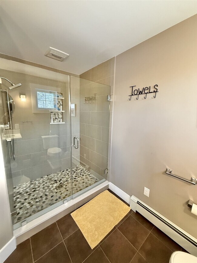 Building Photo - 6 Jeremy Dr