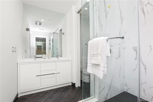 Building Photo - 145 Library Ln