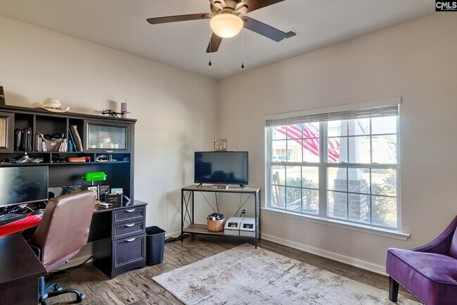 Building Photo - 660 Collett Dr