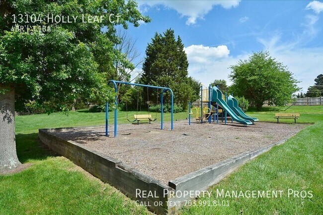 Building Photo - 13104 Holly Leaf Ct