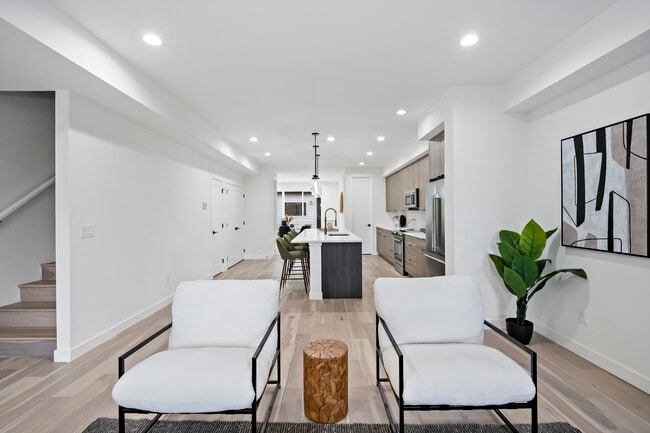 Building Photo - 1419 Benton St