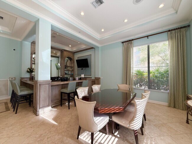 Building Photo - 630 S Sapodilla Ave