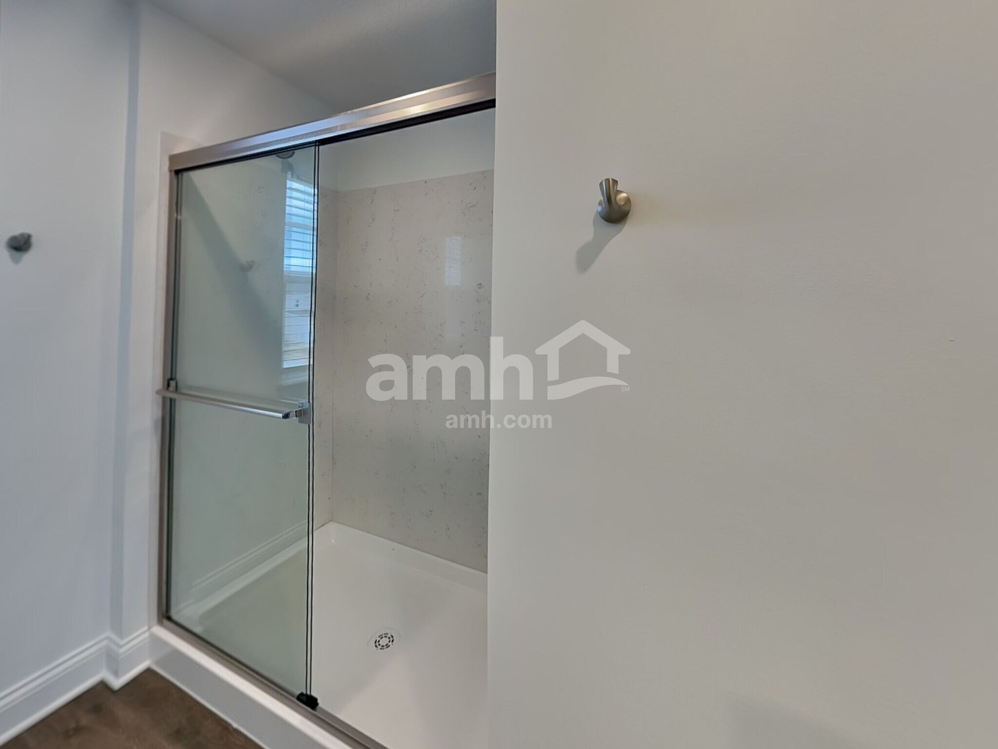 Building Photo - 9139 Henley Ave