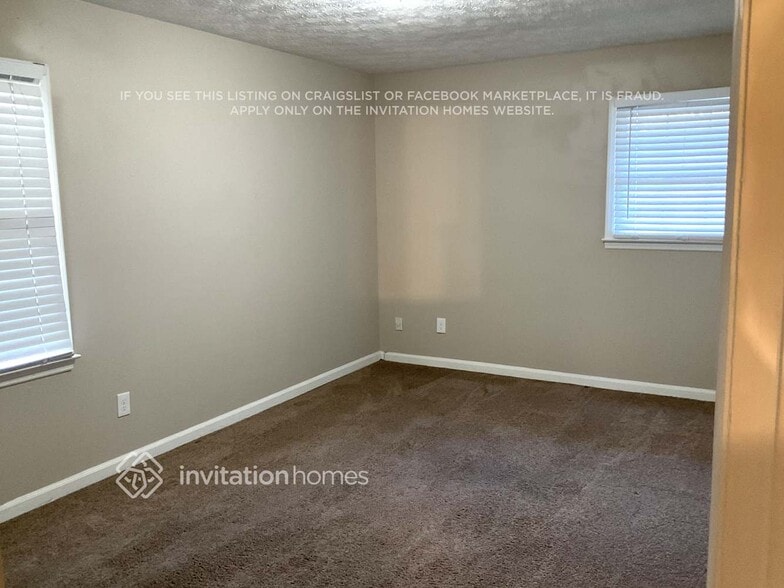 Building Photo - 2595 Pamela Dr SW