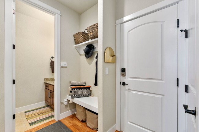 Building Photo - 1061 Mount Columbia Dr