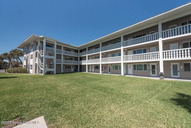 Building Photo - Furnished and Available  Oct 15-Dec 15 2026.  Then for next year May 1 - September 30th, 2027