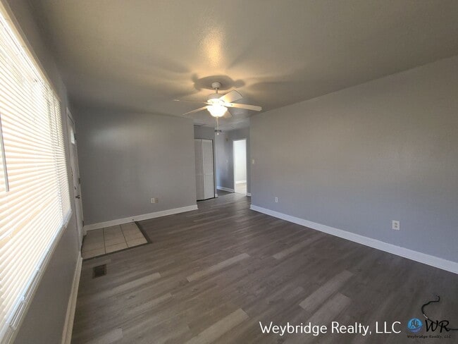 Building Photo - Charming 3-Bedroom Ranch with Private Yard & Garage in Northbrook/Colerain Township