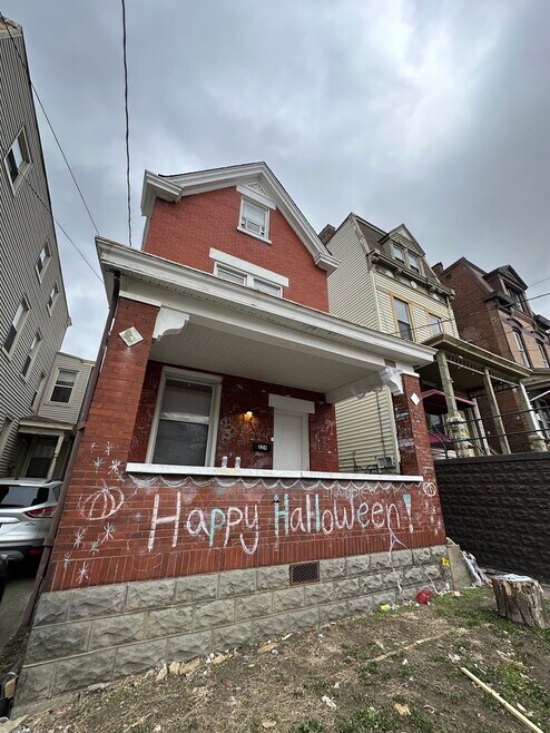 Building Photo - 224 Bosley St