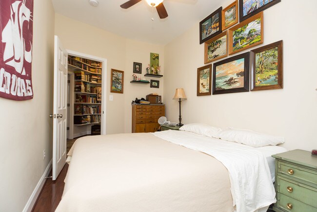 Building Photo - 1319 Corbin Pl NE