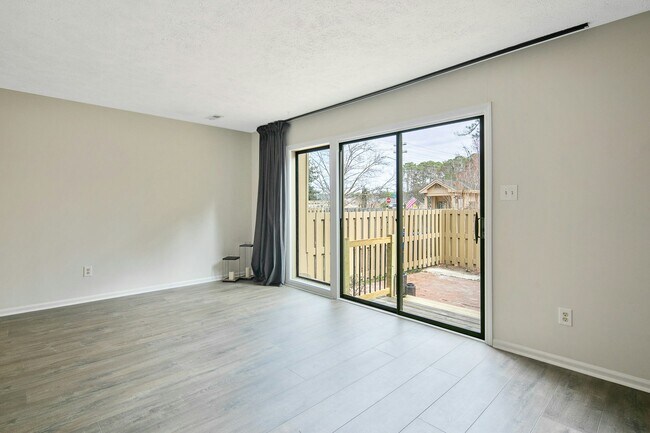 Building Photo - 4604 Dow Ct