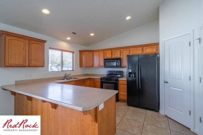 Building Photo - Move in Special: $200 off full first month rent on this inviting 3-Bedroom Home with Garage and P...