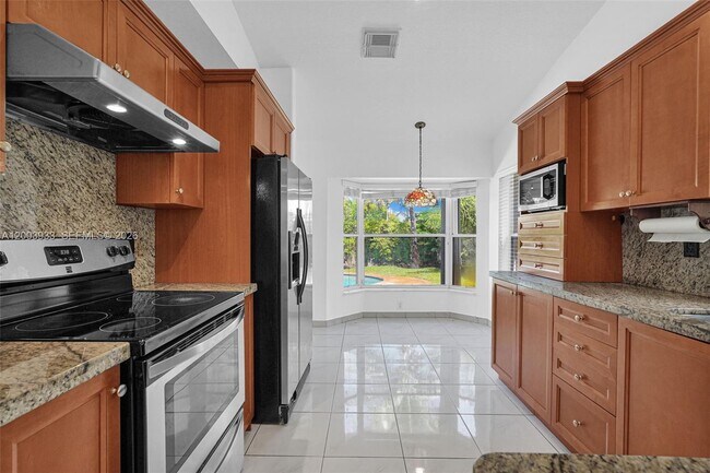 Building Photo - 358 SW 163rd Ave