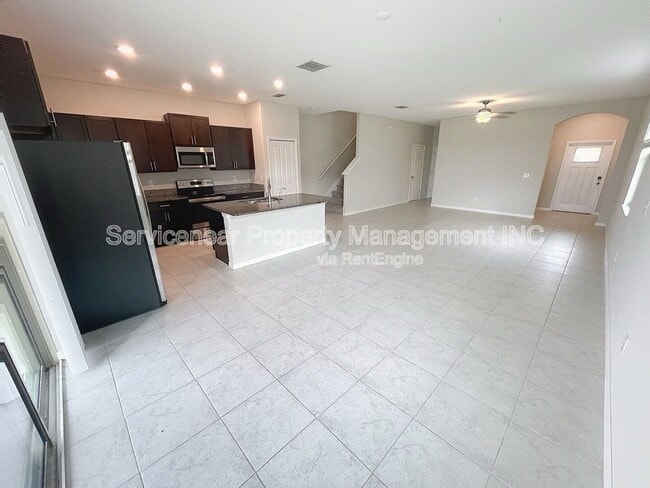 Building Photo - 734 Royal Empress Dr