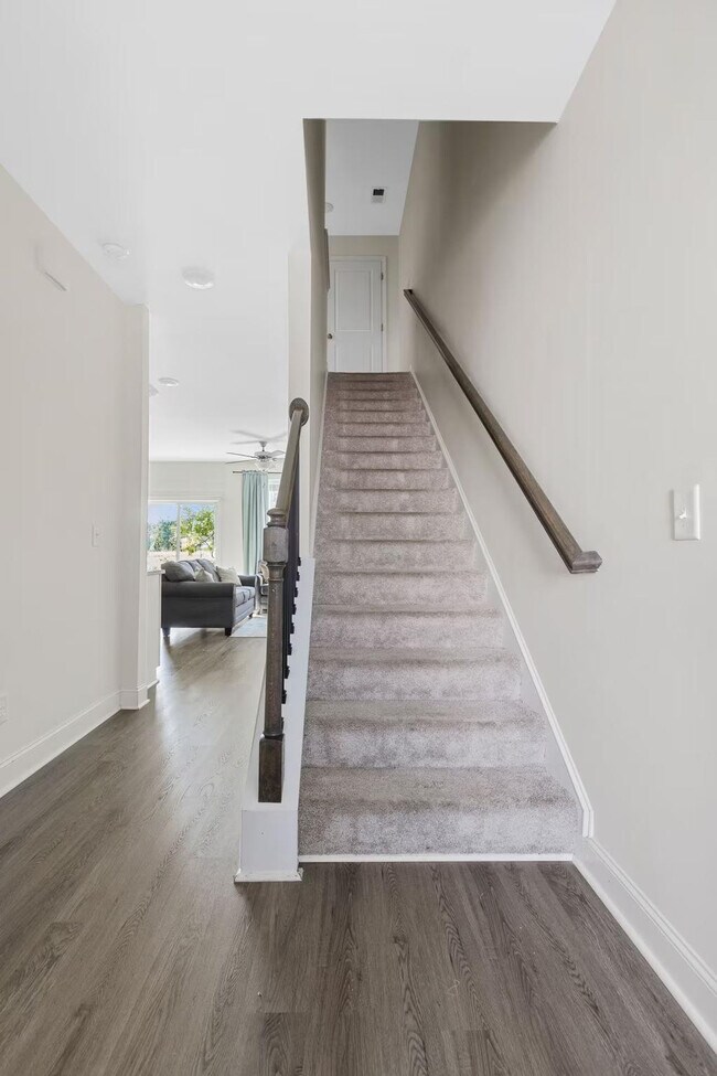 Building Photo - 739 Jacobs Millpond Rd