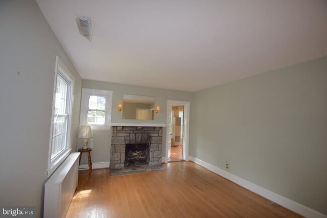 Building Photo - 4610 3rd St S